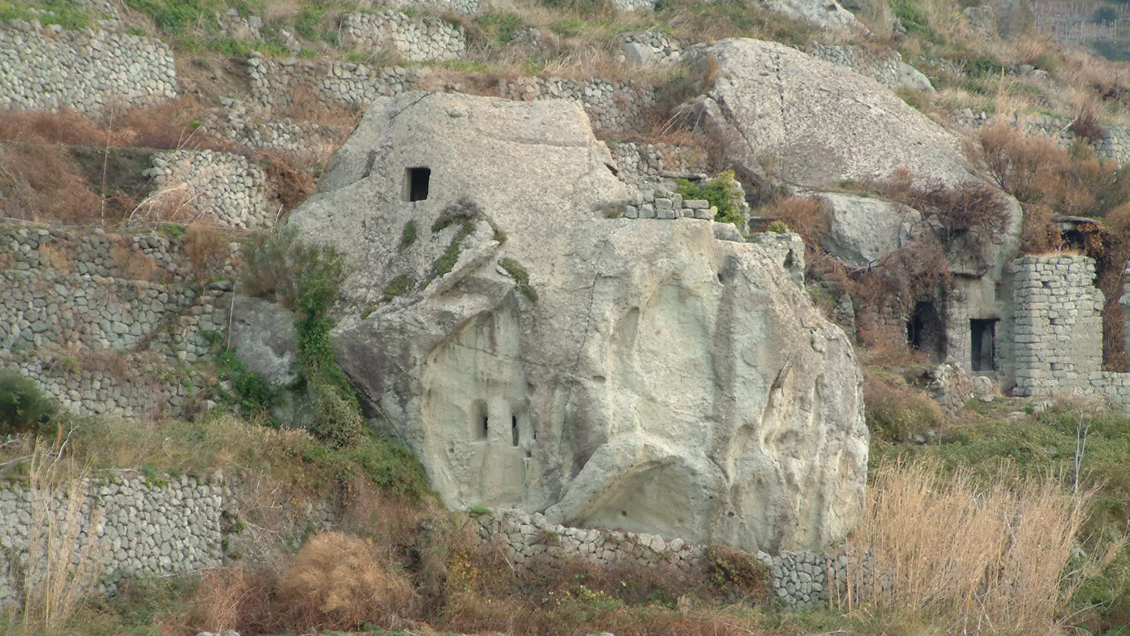 Sentiero da Serrara al Fango